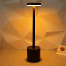 Luminária de Mesa LED Recarregável 3 em 1 com Toque – Abajur Moderno Cabeceira USB Tipo C Preto ou Dourado – Allurie Home
